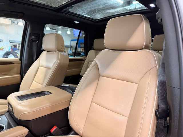 Used 2023 Chevrolet Tahoe Premier w/ Premium Package 2 AWD/4WD image 8
