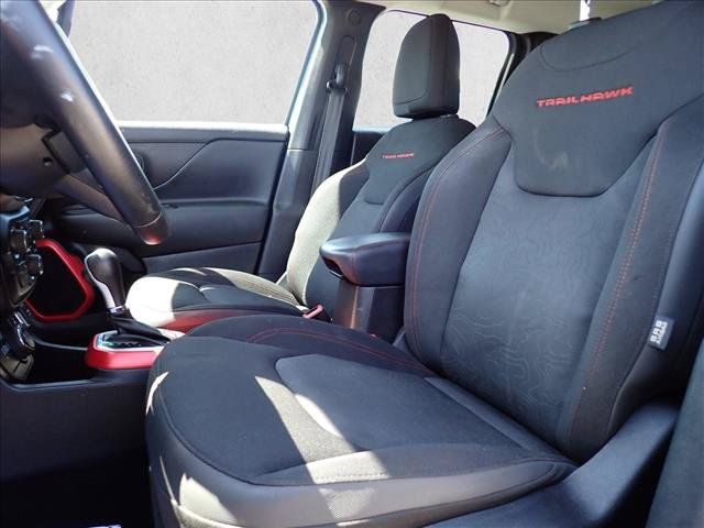 Used 2022 Jeep Renegade Trailhawk AWD/4WD image 13