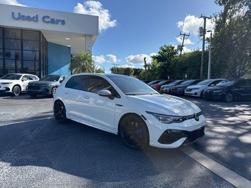 Used 2023 Volkswagen Golf R image 3