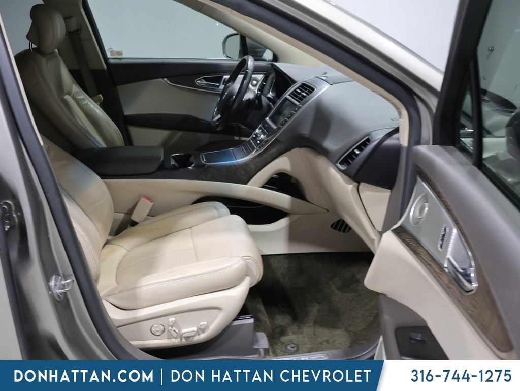 Used 2016 Lincoln MKX Reserve w/ Luxury Package AWD/4WD image 10