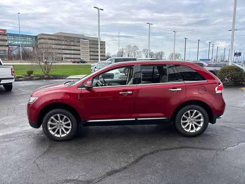 Used 2013 Lincoln MKX FWD image 4