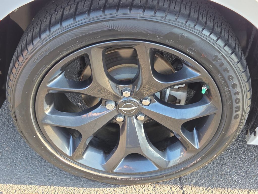 Used 2023 Chrysler 300 S w/ Comfort Group RWD image 10