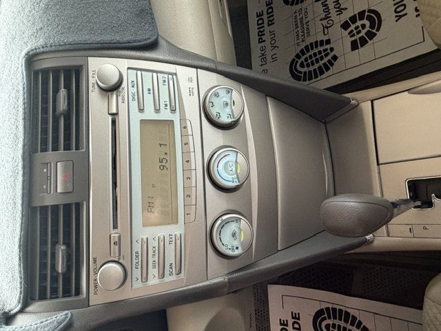 Used 2009 Toyota Camry FWD image 17