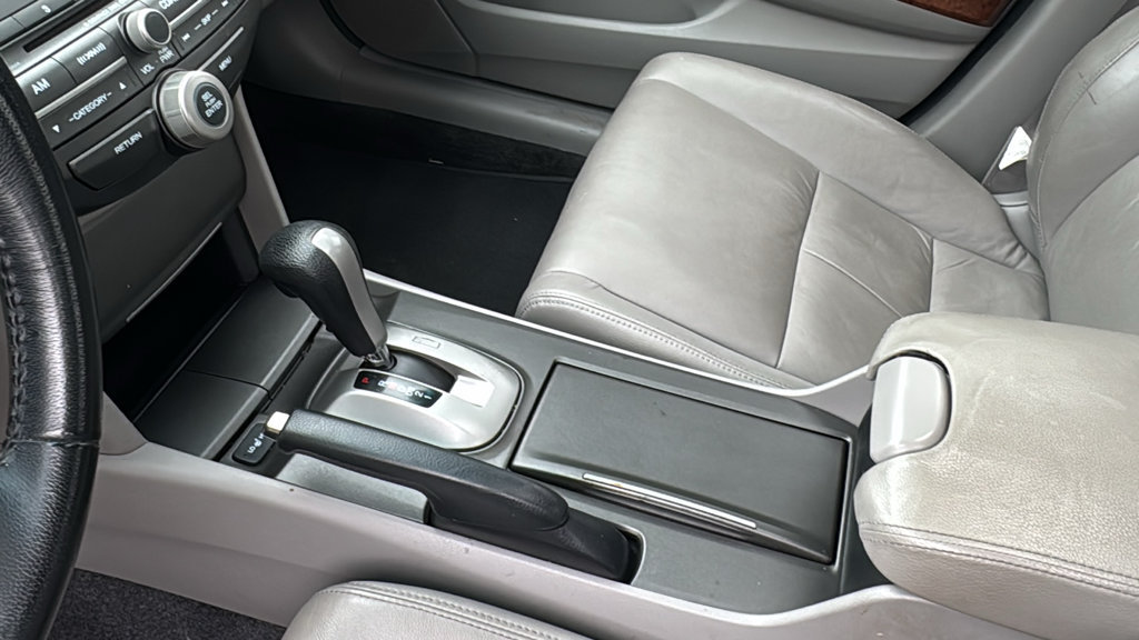 Used 2011 Honda Accord EX-L image 22
