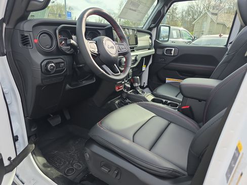 New 2026 Jeep Wrangler Unlimited Rubicon 392 w/ Quick Order Package 27X Moab AWD/4WD image 4