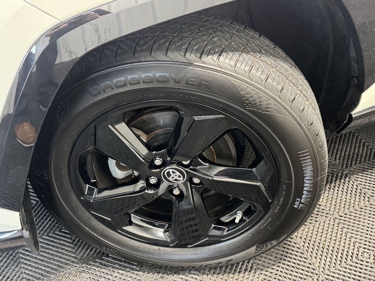 Used 2019 Toyota RAV4 XSE AWD/4WD image 40