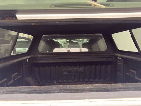 Used 2020 GMC Sierra 1500 SLE w/ SLE Value Package image 9