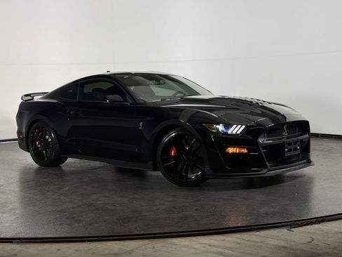 Used 2022 Ford Mustang Shelby GT500 w/ Technology Package RWD image 2