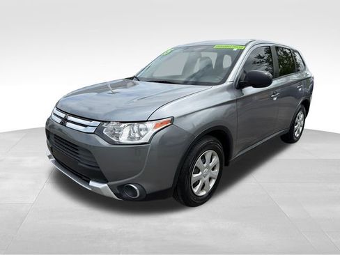 Used 2015 Mitsubishi Outlander ES FWD image 3