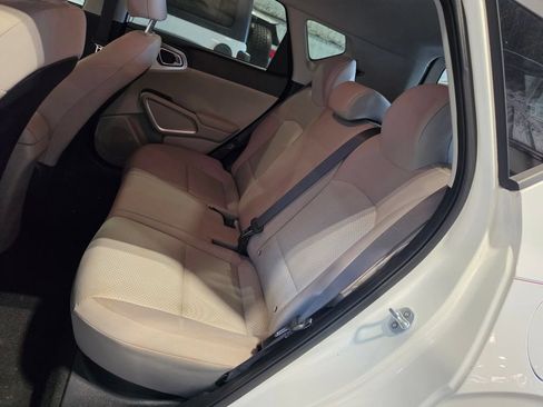 Used 2020 Kia Soul LX FWD image 7