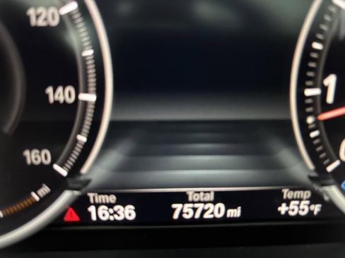 Used 2014 BMW 750Li xDrive image 44