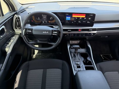 New 2026 Kia Sorento LX FWD image 16