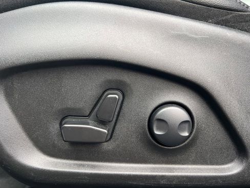 Used 2025 Jeep Compass Limited image 10