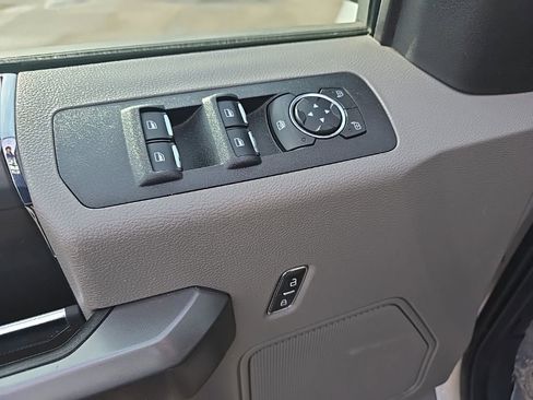 Used 2019 Ford F150 XLT w/ Equipment Group 302A Luxury image 8