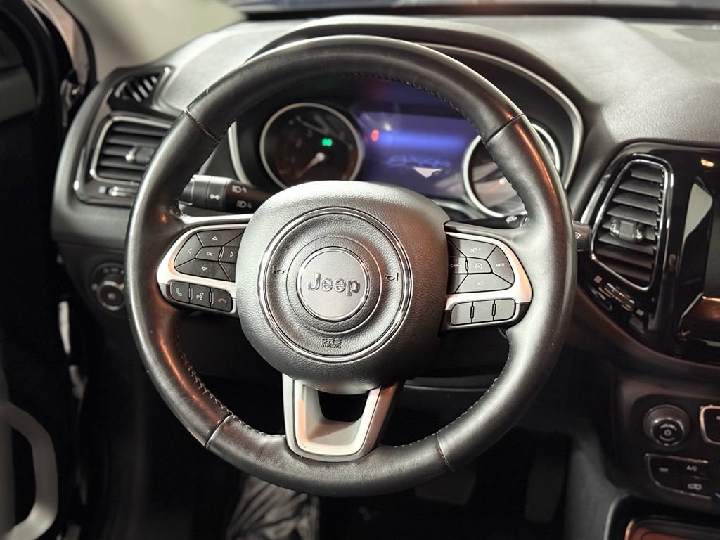 Used 2019 Jeep Compass Latitude AWD/4WD image 12