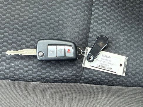 Used 2020 Nissan Rogue Sport S image 4