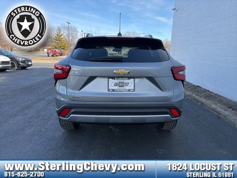 New 2026 Chevrolet Trax LT w/ LT Convenience Package FWD image 4