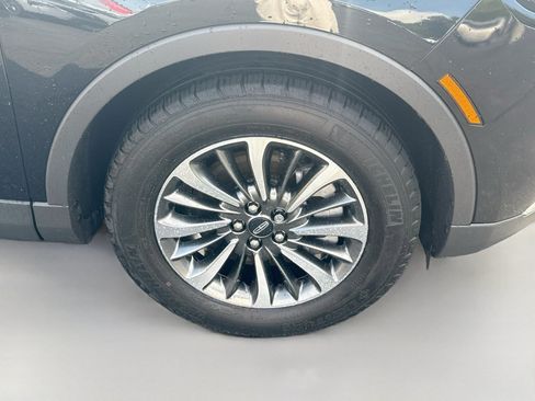 Used 2023 Lincoln Nautilus AWD image 33