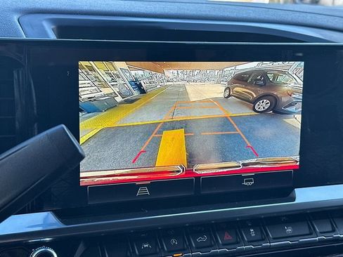 Used 2024 GMC Sierra 1500 Elevation image 23