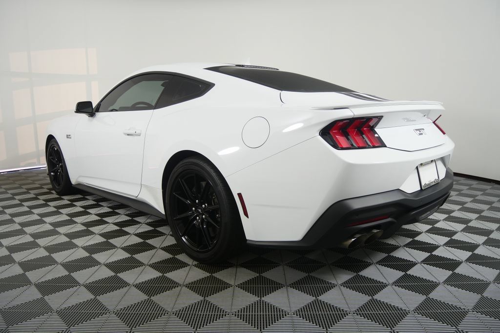 Used 2024 Ford Mustang GT Premium RWD image 3