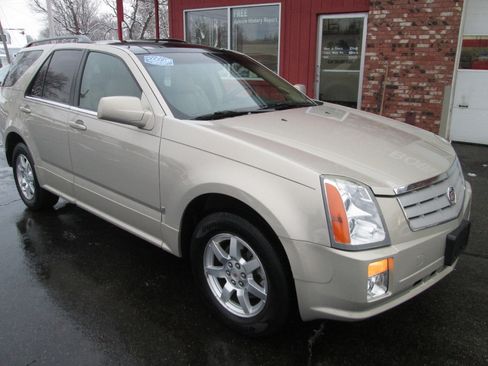 Used 2009 Cadillac SRX AWD w/ Third Row Seating Package image 7