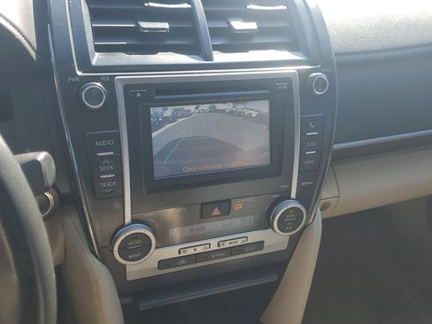 Used 2012 Toyota Camry XLE image 24