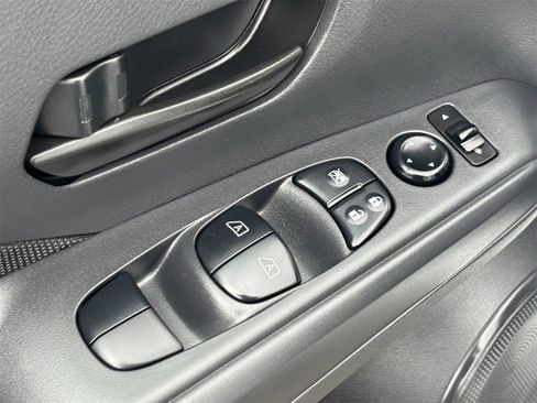 New 2025 Nissan Kicks Play S image 25