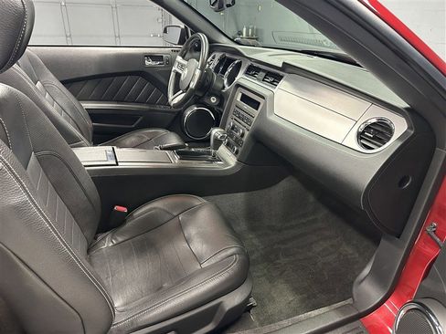 Used 2012 Ford Mustang Premium image 19
