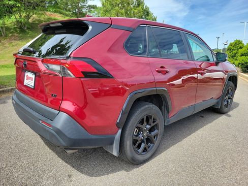 Used 2024 Toyota RAV4 LE FWD image 21