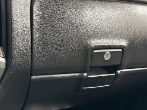 Used 2018 Chevrolet Silverado 1500 LT w/ All Star Edition AWD/4WD image 27