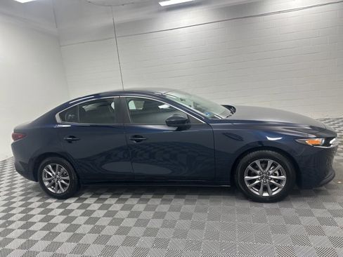 Used 2022 MAZDA MAZDA3 s image 4