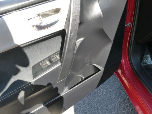 Used 2017 Toyota Corolla LE FWD image 14