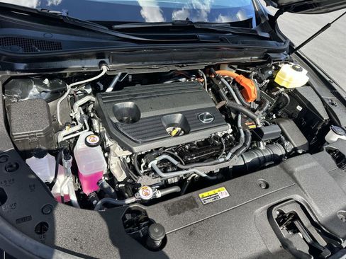 Used 2025 Lexus RX 350h image 9