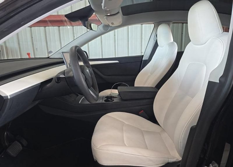 Used 2024 Tesla Model Y Long Range AWD/4WD image 5