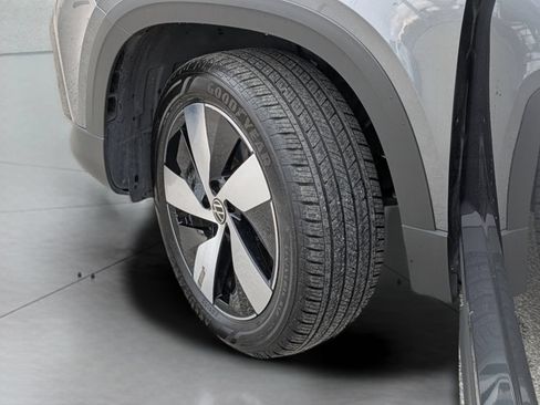 Used 2024 Volkswagen Taos S AWD/4WD image 35
