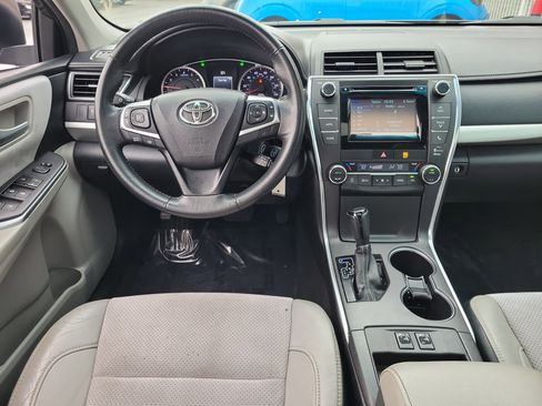 Used 2015 Toyota Camry XSE w/ Moonroof Package image 10