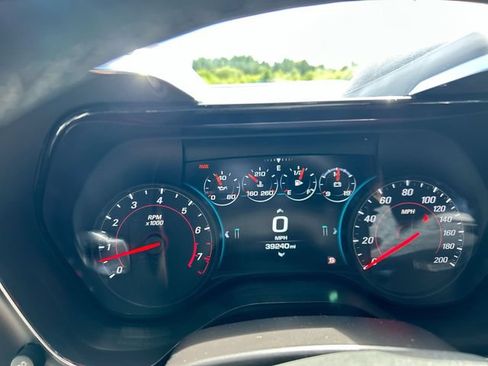 Used 2017 Chevrolet Camaro SS RWD image 11