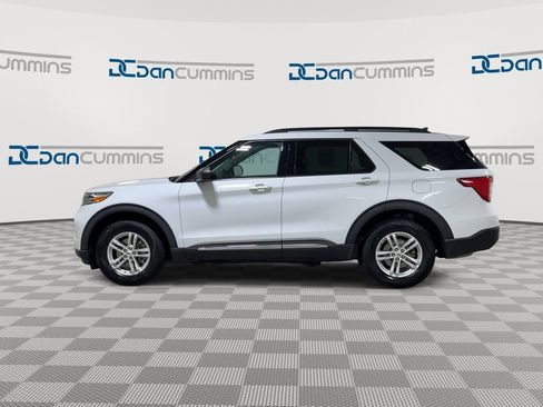 Used 2023 Ford Explorer XLT AWD/4WD image 5