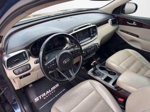Used 2017 Kia Sorento EX FWD image 11