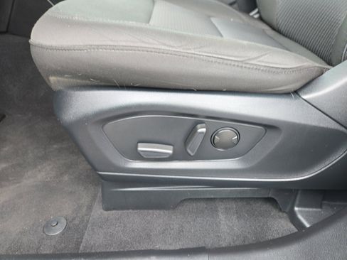 Used 2023 Ford Explorer XLT AWD/4WD image 12