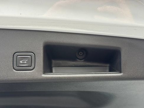 Used 2024 Chevrolet Equinox LT FWD image 13