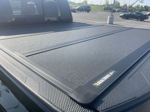 Used 2025 Nissan Frontier PRO-4X image 16