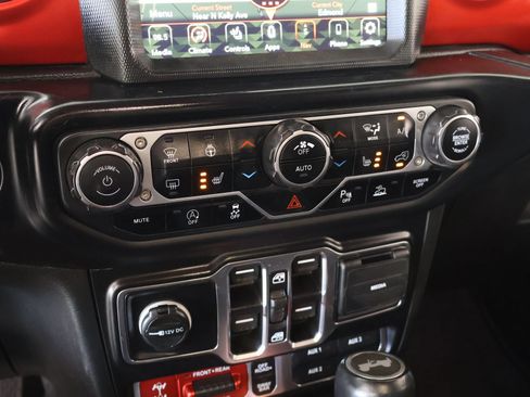 Used 2021 Jeep Wrangler Unlimited Rubicon AWD/4WD image 8