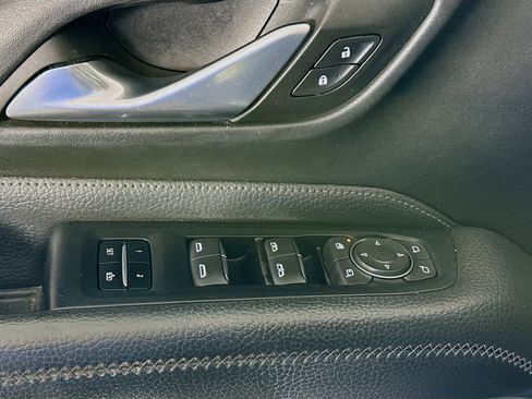 Used 2021 GMC Yukon Denali w/ Denali Premium Package RWD image 24
