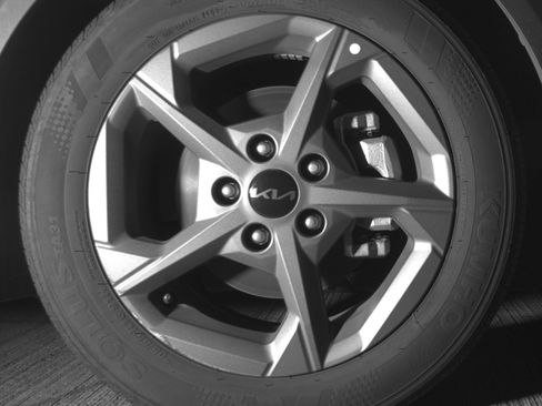 Used 2025 Kia K4 LXS image 13