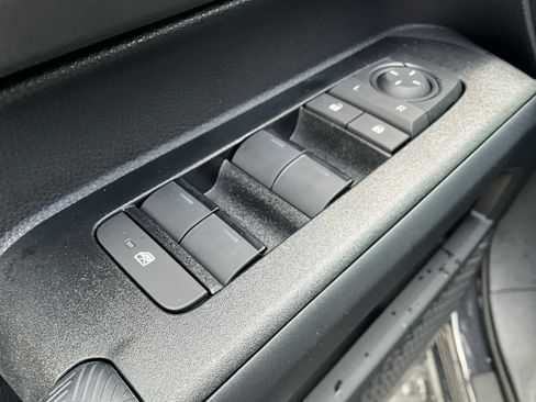 New 2026 Toyota 4Runner SR5 AWD/4WD image 18