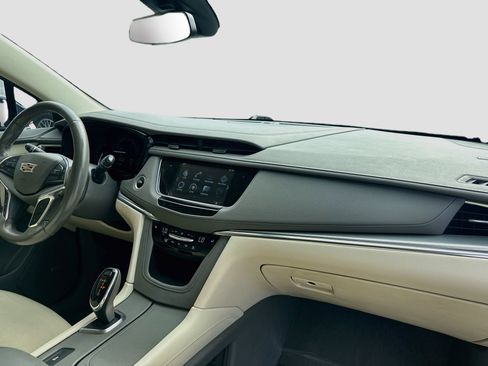 Used 2019 Cadillac XT5 Luxury FWD image 32
