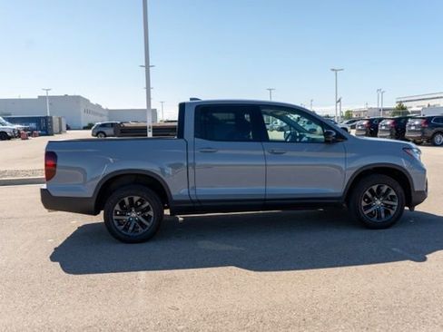 Used 2025 Honda Ridgeline Sport image 8