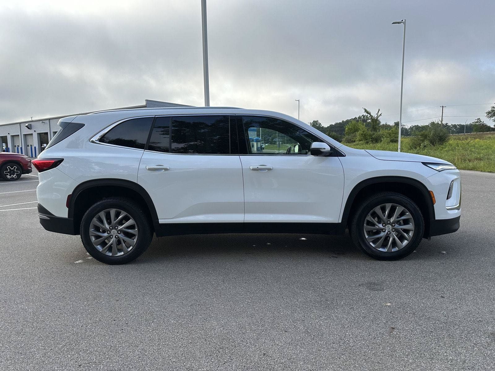 Used 2026 Buick Enclave Preferred AWD/4WD image 8