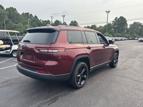 Used 2023 Jeep Grand Cherokee L Laredo AWD/4WD image 3